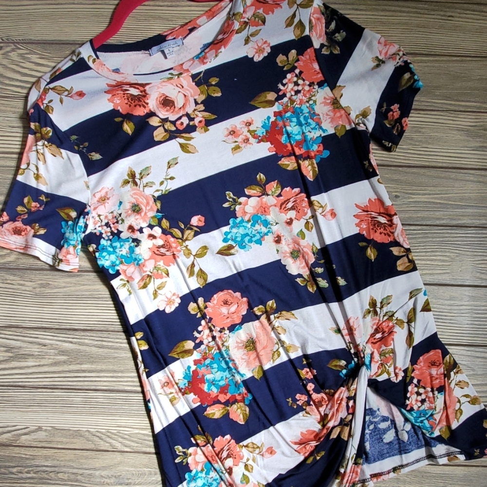 Sale! Cassandra Stripe Floral Top - Picture 2 of 4